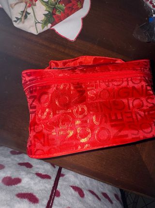 Portagioie/trucchi rosso