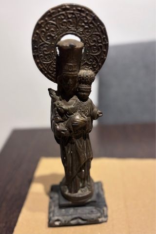 Figura antigua de bronce