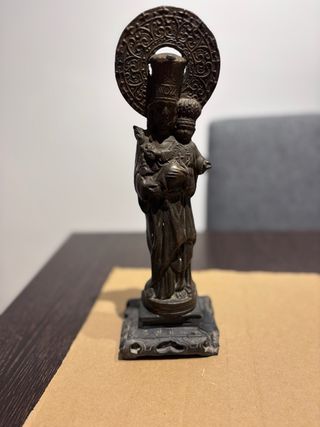 Figura antigua de bronce