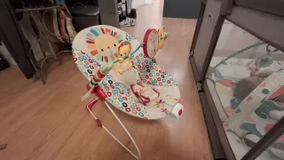 Mecedora bebé vibraciones y arco juegos