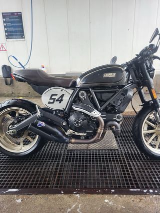 Ducati Scrambler 800 cafe racer