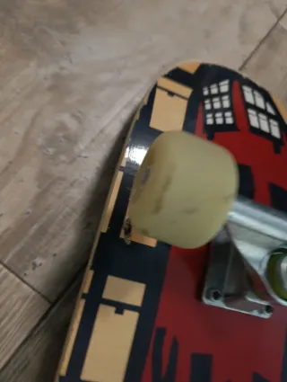 Skate Monopatín como nuevo  Skateboard  - Casco