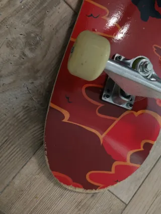 Skate Monopatín como nuevo  Skateboard  - Casco