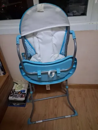 Trona de bebé a rayas azules