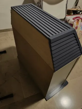 Casita de madera de juguete