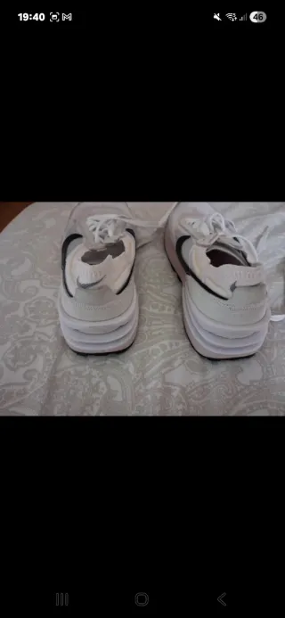 Zapatillas Nike Blancas y Negras