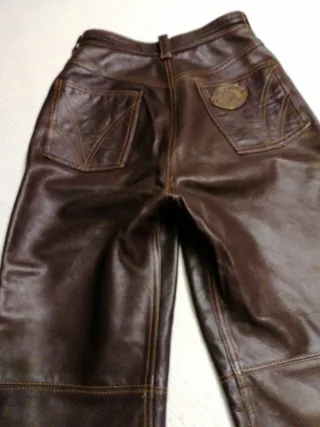 Pantalón de piel auténtica marrón