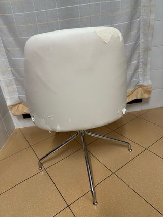 Silla giratoria polipiel blanca