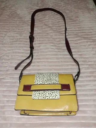 Bolso mostaza y granate estampado topos