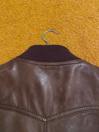 Chaqueta de cuero marrón mujer