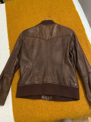 Chaqueta de cuero marrón mujer