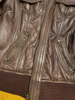 Chaqueta de cuero marrón mujer