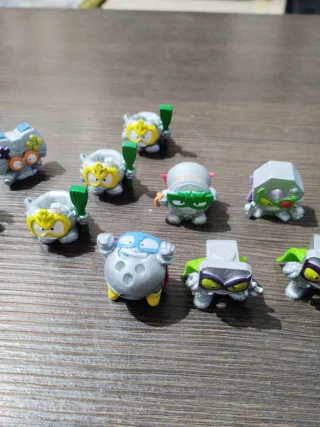 Figuras Superthings Especiales, plateadas