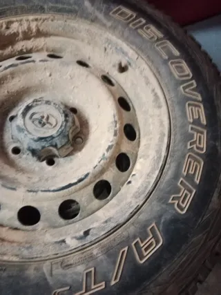 Llantas Toyota Hilux con Neumáticos