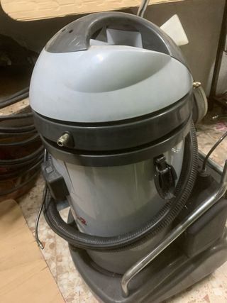 Máquina Limpia Tapicerías Profesional