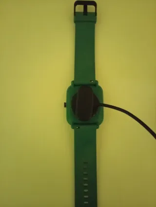 Reloj Inteligente Verde con Cargador