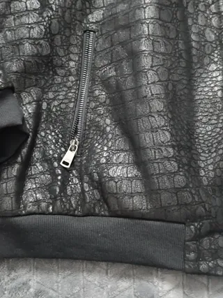 Cazadora cuero genuino efecto piel de cocodrilo