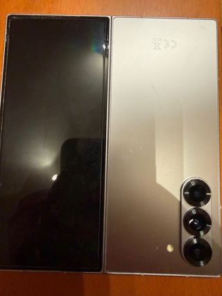 Samsung Galaxy Z Fold 6 color dorado