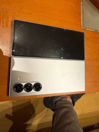 Samsung Galaxy Z Fold 6 color dorado