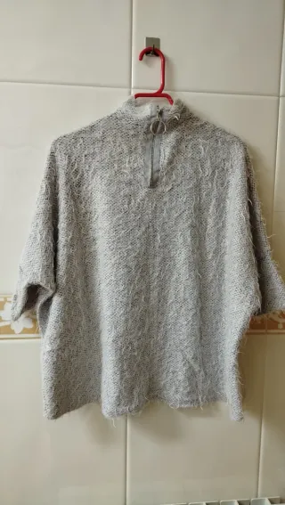 Jersey Stradivarius gris peludo