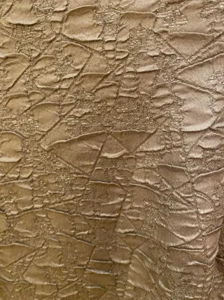 Exclusivo vestido y chaqueta hecho a mano de seda