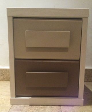 Cajonera infantil beige y marrón