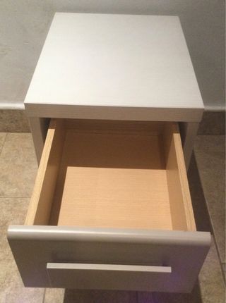 Cajonera infantil beige y marrón