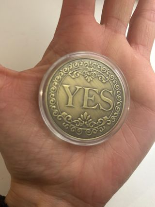 Moneda YES con estuche