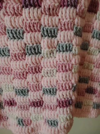 Jersey tejido a mano rosa y gris