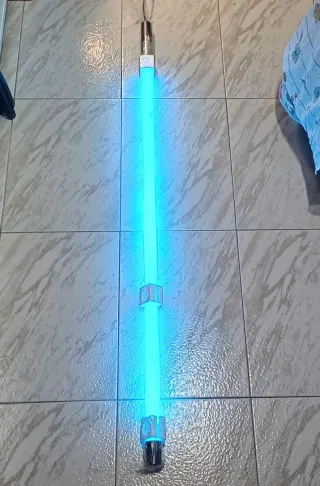 Lámpara Fluorescente Luz Azul 36W con Cable.