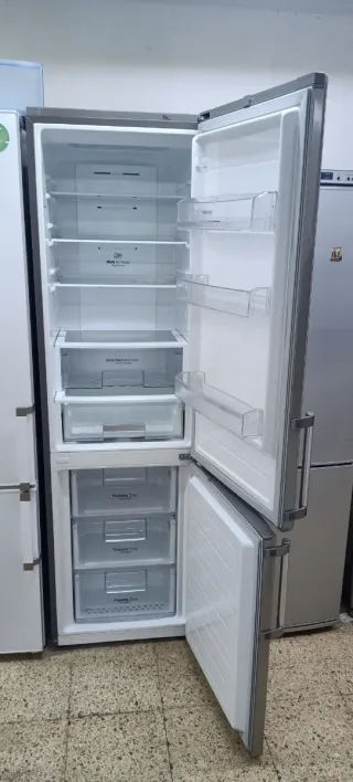 Nevera  combi LG No Frost A+