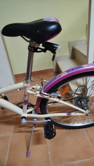 Bicicleta Paseo Btwin Blanca y Rosa