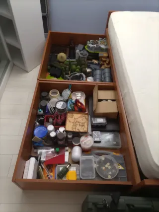 Cama de madera con cajón