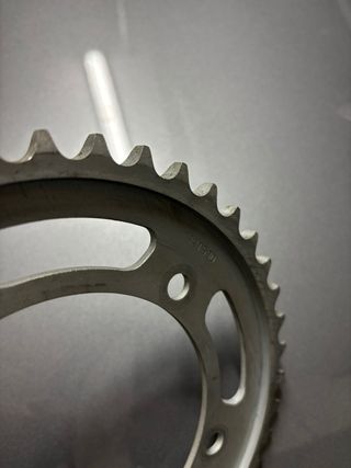 Plato-corona moto 42T 5 tornillos.