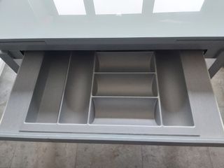 Mesa extensible cristal y cajón