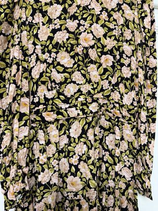 Vestido floral negro y rosa