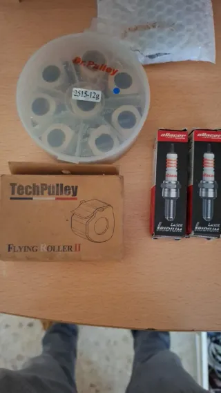 Se vende estos 2 juego de rodillos y bujia