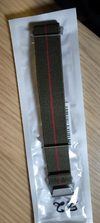 Correa de reloj NATO 22mm verde con rojo nueva