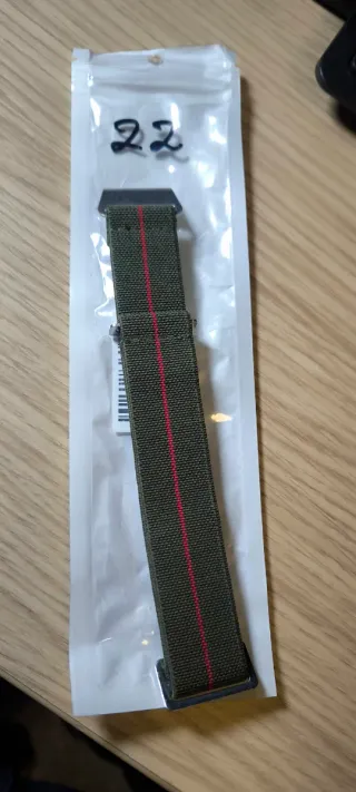 Correa de reloj NATO 22mm verde con rojo nueva