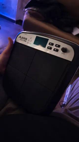 Alesis SamplePad + Soporte. Multipad Sample