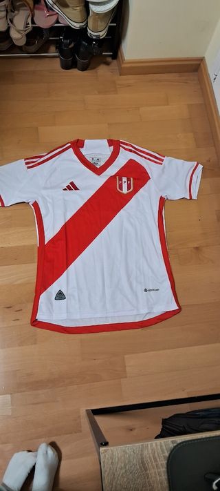Camiseta Perú Adidas Talla XL SE VENDE POR unidad