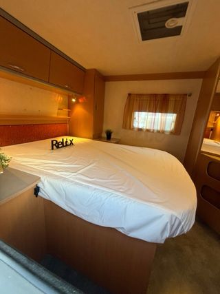 Autocaravana cama Isla 90.000km aire 4 plazas