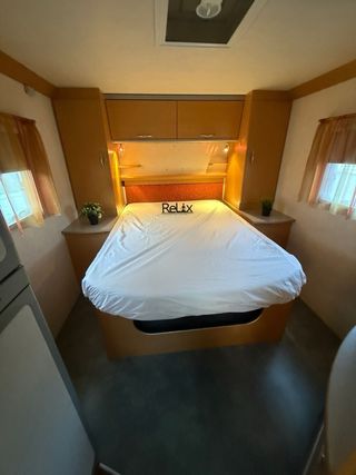 Autocaravana cama Isla 90.000km aire 4 plazas