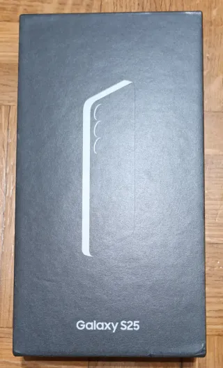 Caja Samsung Galaxy S25.