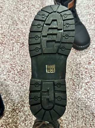 Stivali modello Timberland molto calde.