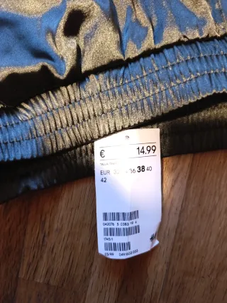 Pantalón corto satén verde talla 38