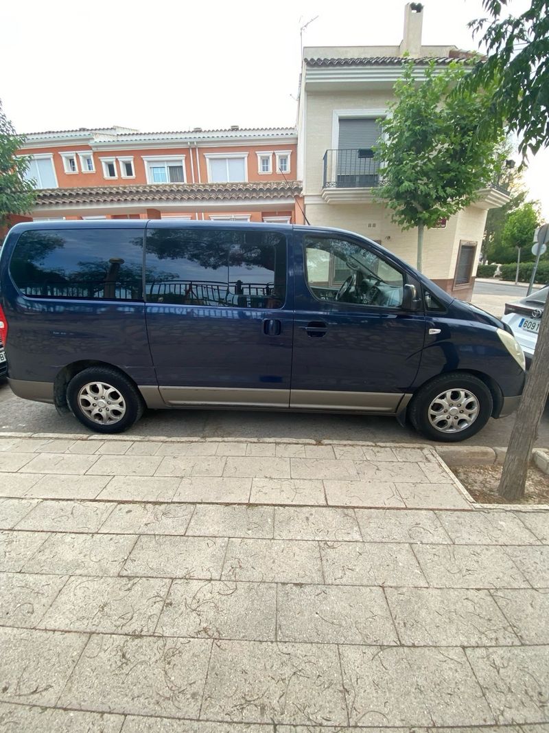 Hyundai H-1 2010 - foto 1