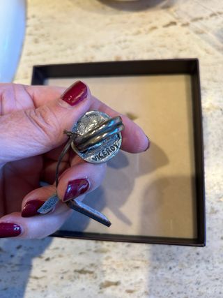 Anillo Viceroy Plateado . Morado Caja Etiqueta