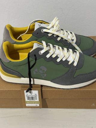 Zapatillas Scalpers. Nuevas con etiqueta y caja