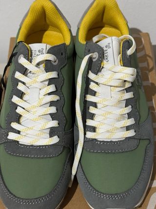 Zapatillas Scalpers. Nuevas con etiqueta y caja